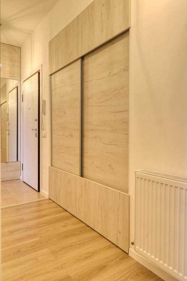 Inspiration Station: Cozy Apartment with Smart Thermostat near Ior Park Bucharest Exterior photo
