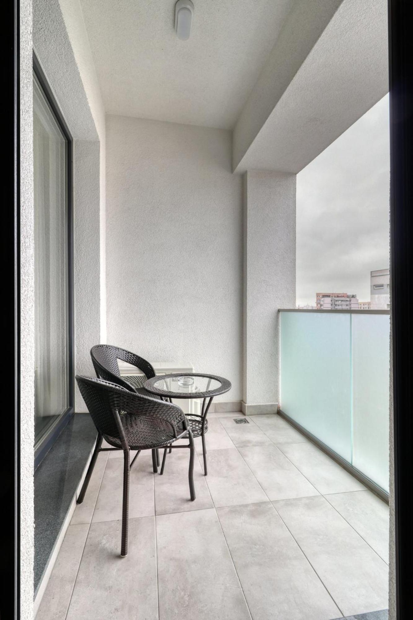 Inspiration Station: Cozy Apartment with Smart Thermostat near Ior Park Bucharest Exterior photo