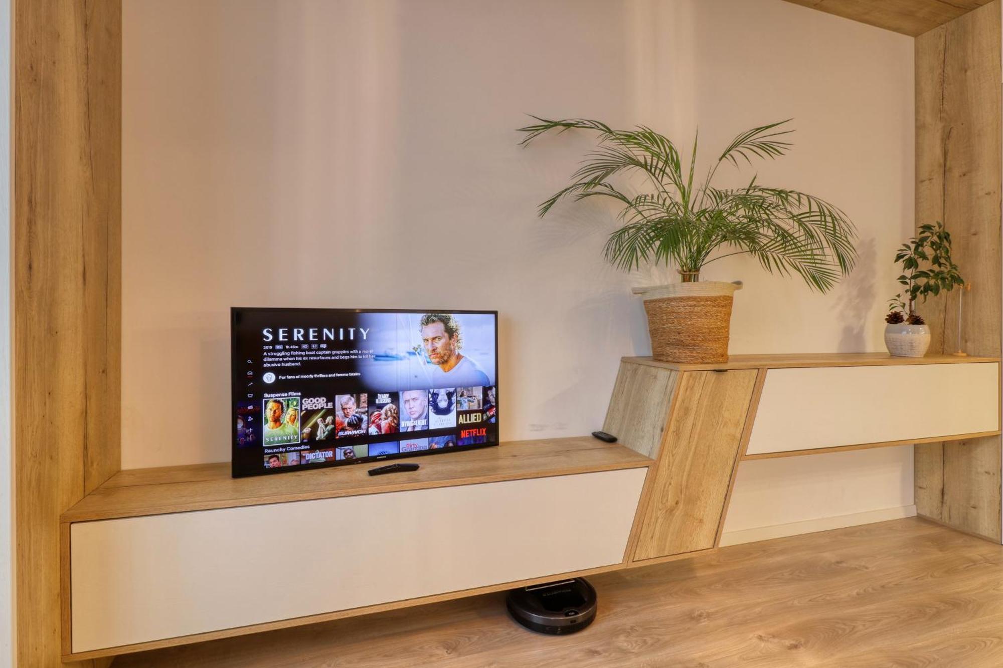Inspiration Station: Cozy Apartment with Smart Thermostat near Ior Park Bucharest Exterior photo